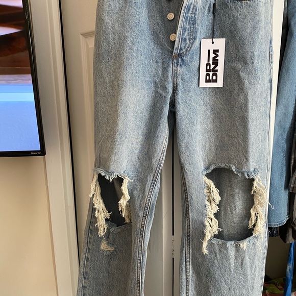 NWT Princess Polly Asymmetric ripped light jeans - Picture 5 of 8